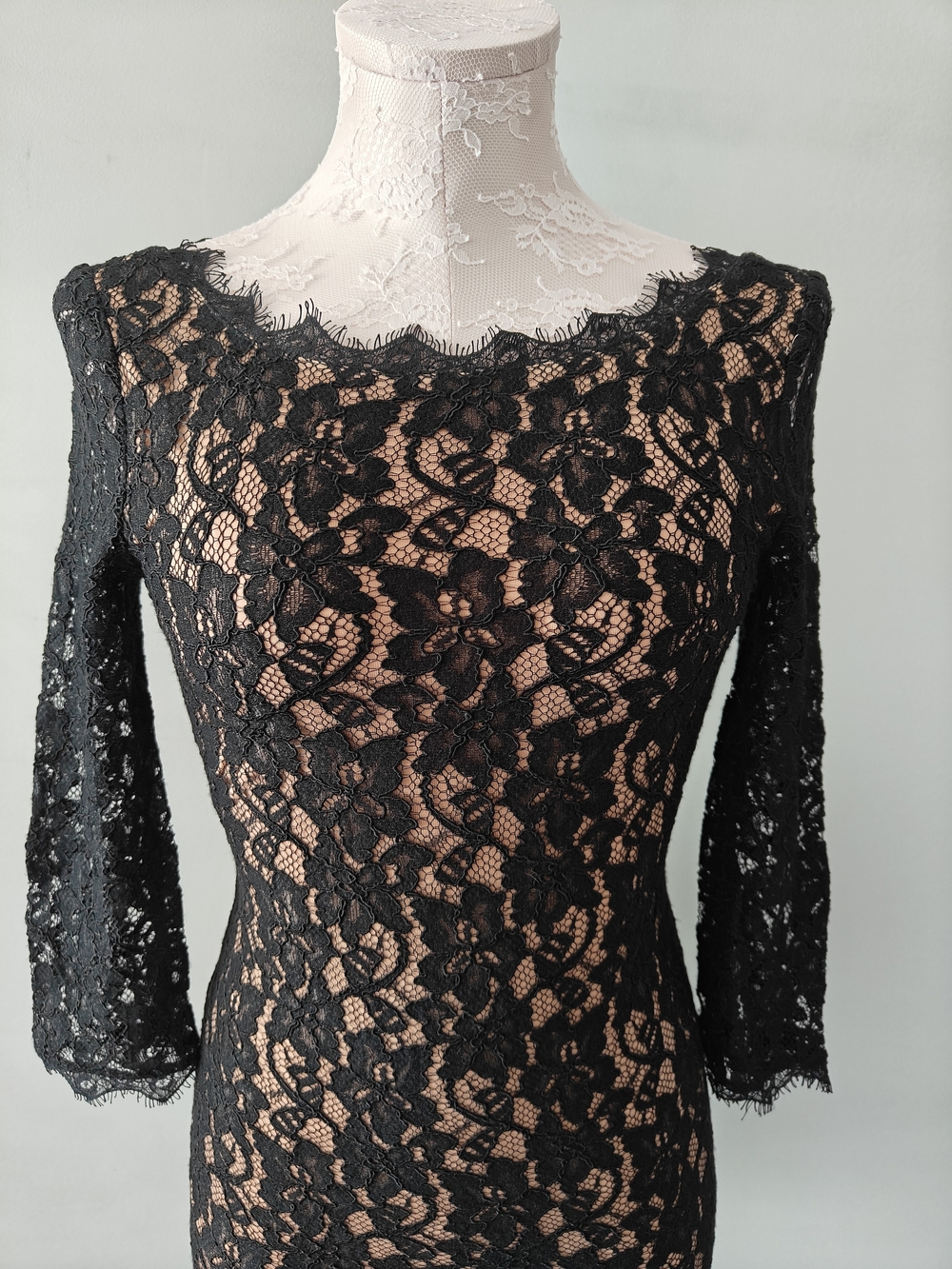 Aritzia Babaton Rafael Black Lace Mini Dress Party Evening Classy Lined Fitted - Picture 4 of 7